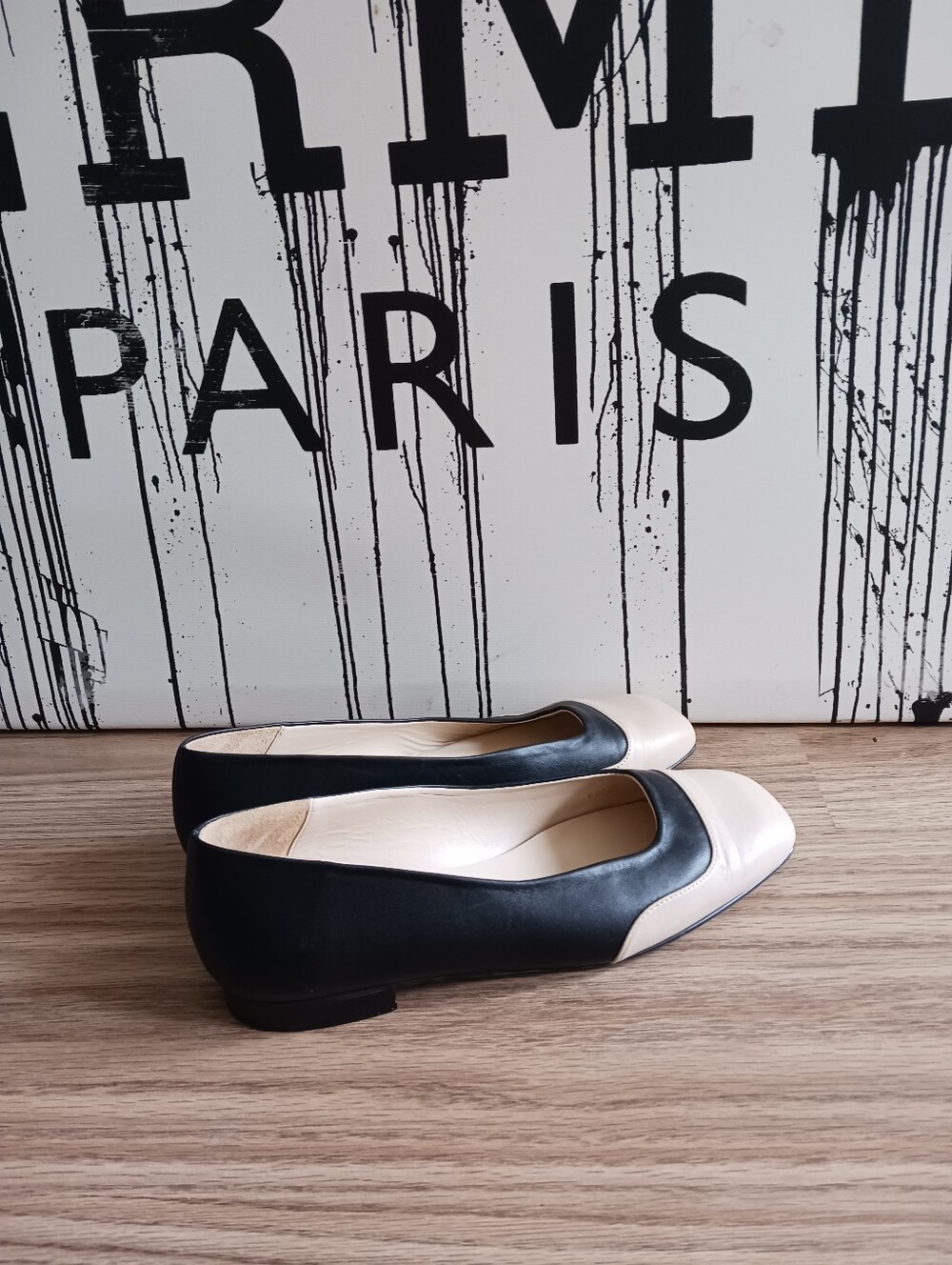 ALOHAS Classic Two-Tone Leather Ballet Flats - Black & Cream shoes Size 38